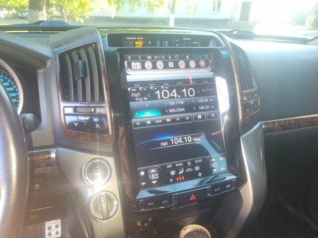 Черный Тойота Ленд Крузер 200, объемом двигателя 4.5 л и пробегом 244 тыс. км за 32000 $, фото 6 на Automoto.ua