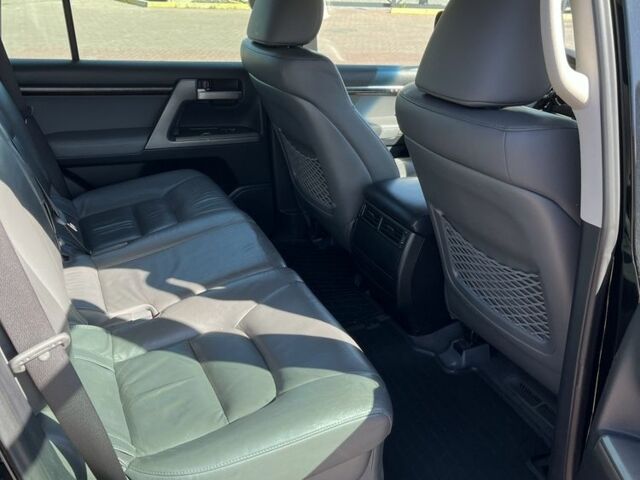 Чорний Тойота Ленд Крузер 200, об'ємом двигуна 4.5 л та пробігом 425 тис. км за 21500 $, фото 8 на Automoto.ua