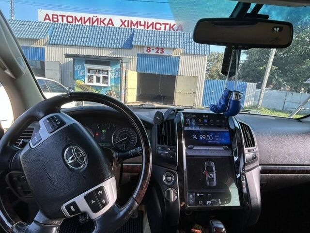 Черный Тойота Ленд Крузер 200, объемом двигателя 4.5 л и пробегом 280 тыс. км за 20500 $, фото 5 на Automoto.ua