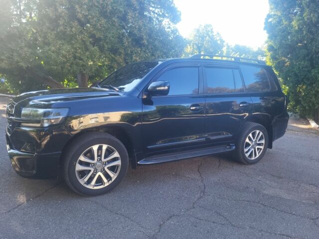 Черный Тойота Ленд Крузер 200, объемом двигателя 4.5 л и пробегом 244 тыс. км за 32000 $, фото 4 на Automoto.ua