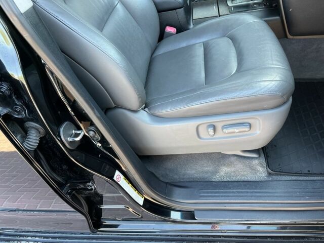 Чорний Тойота Ленд Крузер 200, об'ємом двигуна 4.5 л та пробігом 425 тис. км за 21500 $, фото 21 на Automoto.ua