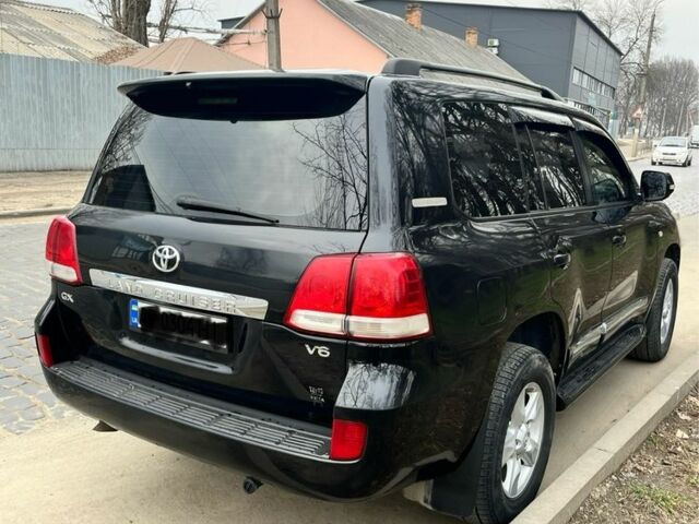 Черный Тойота Ленд Крузер 200, объемом двигателя 0 л и пробегом 335 тыс. км за 17900 $, фото 3 на Automoto.ua