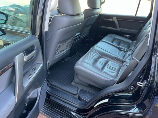 Чорний Тойота Ленд Крузер 200, об'ємом двигуна 4.5 л та пробігом 425 тис. км за 21500 $, фото 12 на Automoto.ua