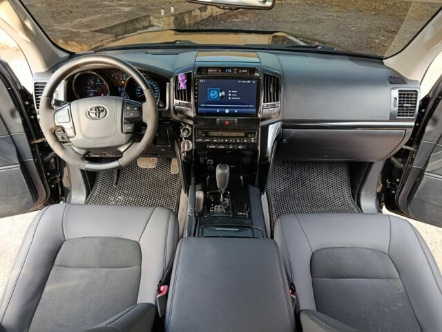 Черный Тойота Ленд Крузер 200, объемом двигателя 4.5 л и пробегом 260 тыс. км за 23500 $, фото 9 на Automoto.ua