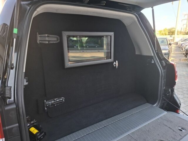 Черный Тойота Ленд Крузер 200, объемом двигателя 4.7 л и пробегом 136 тыс. км за 57000 $, фото 4 на Automoto.ua