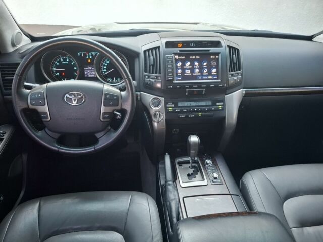 Черный Тойота Ленд Крузер 200, объемом двигателя 4.7 л и пробегом 136 тыс. км за 57000 $, фото 7 на Automoto.ua