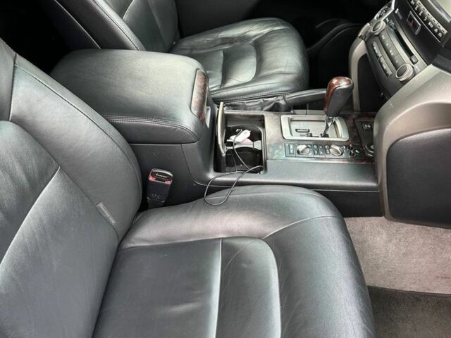 Черный Тойота Ленд Крузер 200, объемом двигателя 4.7 л и пробегом 290 тыс. км за 26250 $, фото 6 на Automoto.ua