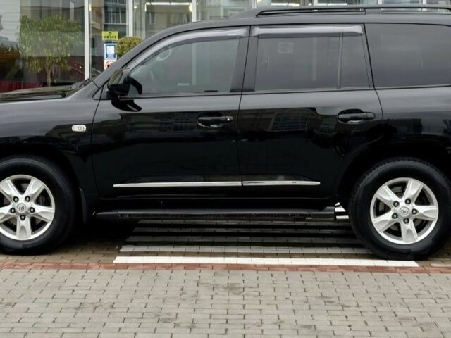 Черный Тойота Ленд Крузер 200, объемом двигателя 4.5 л и пробегом 320 тыс. км за 23500 $, фото 19 на Automoto.ua