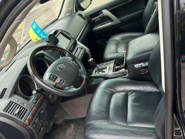 Черный Тойота Ленд Крузер 200, объемом двигателя 4.7 л и пробегом 290 тыс. км за 26250 $, фото 5 на Automoto.ua