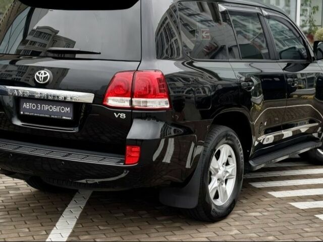 Черный Тойота Ленд Крузер 200, объемом двигателя 4.5 л и пробегом 320 тыс. км за 23500 $, фото 18 на Automoto.ua