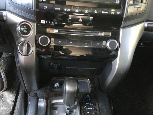 Черный Тойота Ленд Крузер 200, объемом двигателя 4.5 л и пробегом 223 тыс. км за 33000 $, фото 5 на Automoto.ua