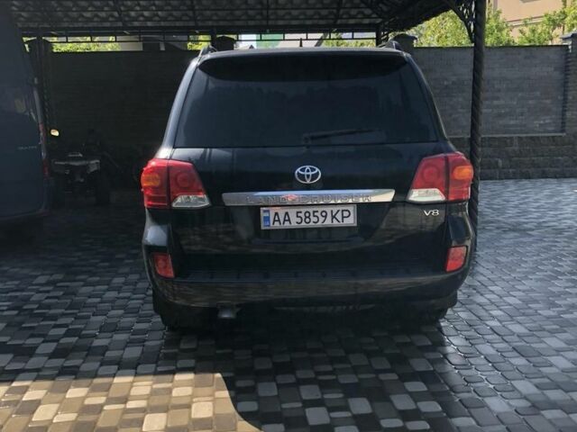 Черный Тойота Ленд Крузер 200, объемом двигателя 4.5 л и пробегом 223 тыс. км за 33000 $, фото 2 на Automoto.ua