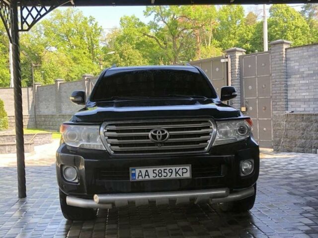 Черный Тойота Ленд Крузер 200, объемом двигателя 4.5 л и пробегом 223 тыс. км за 33000 $, фото 1 на Automoto.ua