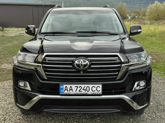 Черный Тойота Ленд Крузер 200, объемом двигателя 4.5 л и пробегом 200 тыс. км за 36500 $, фото 1 на Automoto.ua