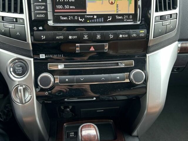 Черный Тойота Ленд Крузер 200, объемом двигателя 4.5 л и пробегом 152 тыс. км за 41000 $, фото 2 на Automoto.ua