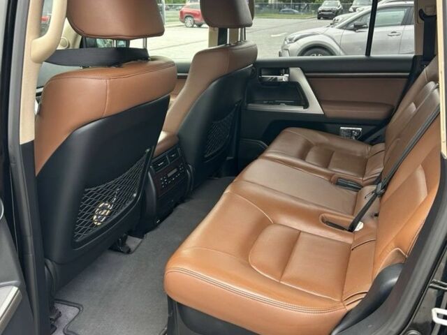 Черный Тойота Ленд Крузер 200, объемом двигателя 4.5 л и пробегом 152 тыс. км за 41000 $, фото 5 на Automoto.ua