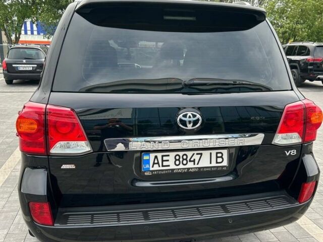 Черный Тойота Ленд Крузер 200, объемом двигателя 4.5 л и пробегом 152 тыс. км за 41000 $, фото 1 на Automoto.ua