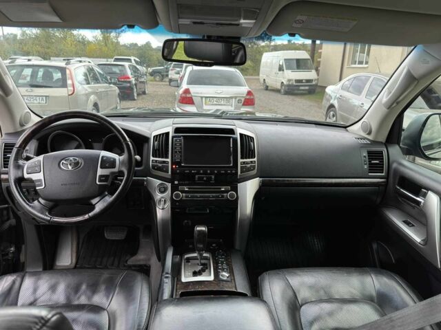 Черный Тойота Ленд Крузер 200, объемом двигателя 4.5 л и пробегом 200 тыс. км за 36500 $, фото 11 на Automoto.ua