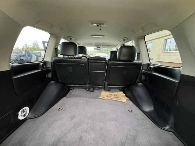 Черный Тойота Ленд Крузер 200, объемом двигателя 4.5 л и пробегом 200 тыс. км за 36500 $, фото 15 на Automoto.ua