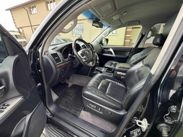 Черный Тойота Ленд Крузер 200, объемом двигателя 4.5 л и пробегом 200 тыс. км за 36500 $, фото 9 на Automoto.ua
