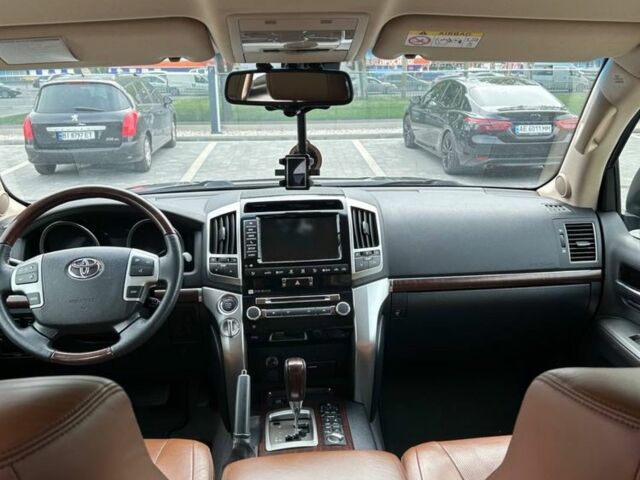 Черный Тойота Ленд Крузер 200, объемом двигателя 4.5 л и пробегом 152 тыс. км за 41000 $, фото 6 на Automoto.ua