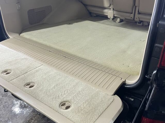 Черный Тойота Ленд Крузер 200, объемом двигателя 4.5 л и пробегом 107 тыс. км за 1074 $, фото 4 на Automoto.ua