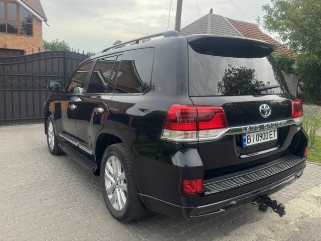 Черный Тойота Ленд Крузер 200, объемом двигателя 4.5 л и пробегом 217 тыс. км за 46400 $, фото 5 на Automoto.ua