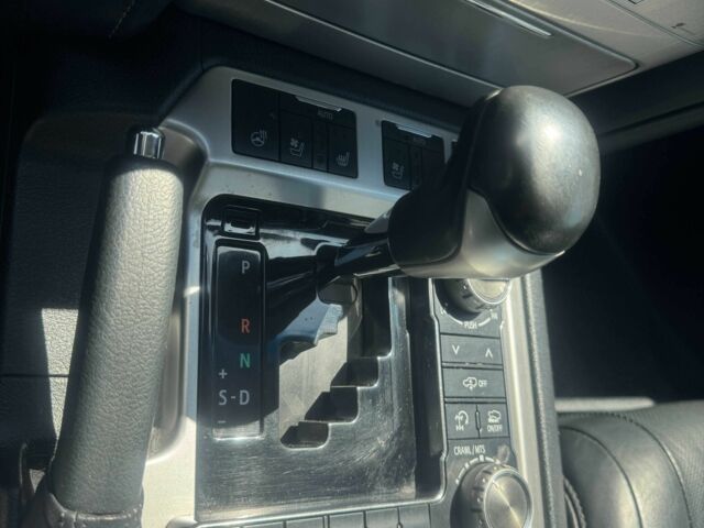 Черный Тойота Ленд Крузер 200, объемом двигателя 4.5 л и пробегом 217 тыс. км за 46400 $, фото 14 на Automoto.ua