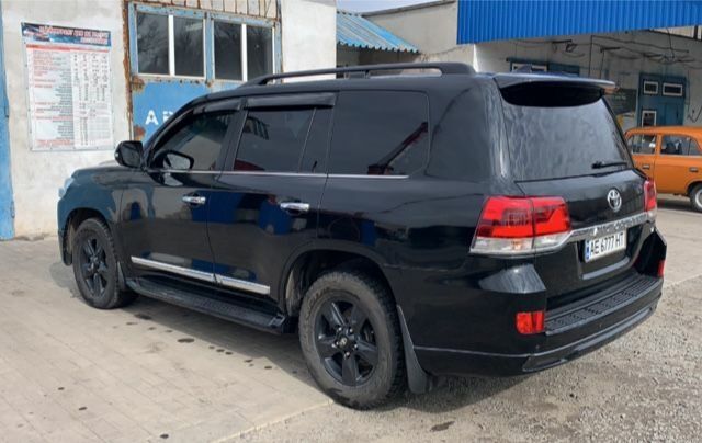 Черный Тойота Ленд Крузер 200, объемом двигателя 4.5 л и пробегом 220 тыс. км за 54994 $, фото 11 на Automoto.ua