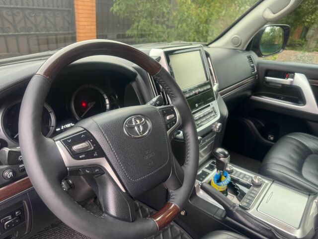 Черный Тойота Ленд Крузер 200, объемом двигателя 4.5 л и пробегом 217 тыс. км за 46400 $, фото 9 на Automoto.ua