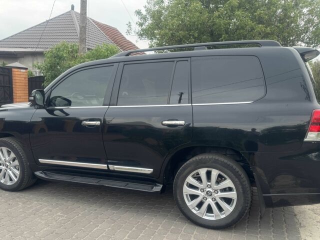 Черный Тойота Ленд Крузер 200, объемом двигателя 4.5 л и пробегом 217 тыс. км за 46400 $, фото 3 на Automoto.ua