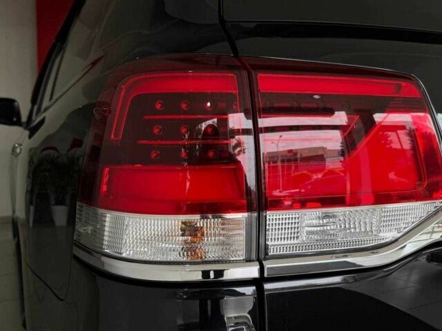 Черный Тойота Ленд Крузер 200, объемом двигателя 4.5 л и пробегом 250 тыс. км за 51049 $, фото 22 на Automoto.ua