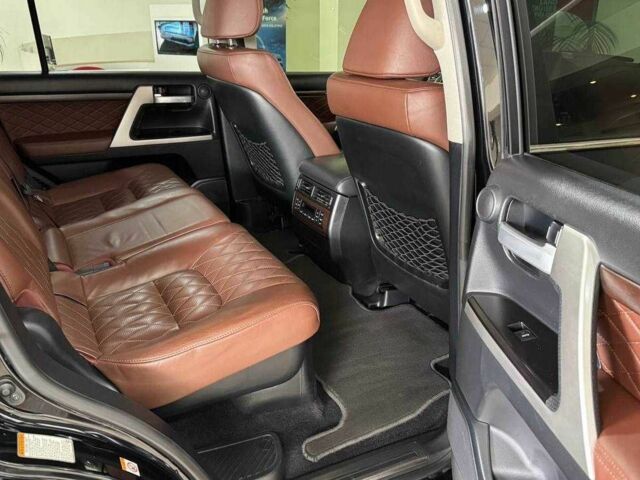 Черный Тойота Ленд Крузер 200, объемом двигателя 4.5 л и пробегом 250 тыс. км за 51049 $, фото 9 на Automoto.ua