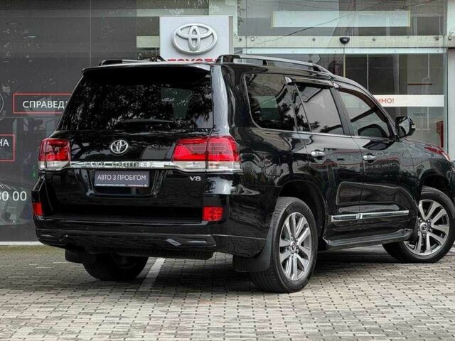 Черный Тойота Ленд Крузер 200, объемом двигателя 4.5 л и пробегом 250 тыс. км за 51049 $, фото 1 на Automoto.ua