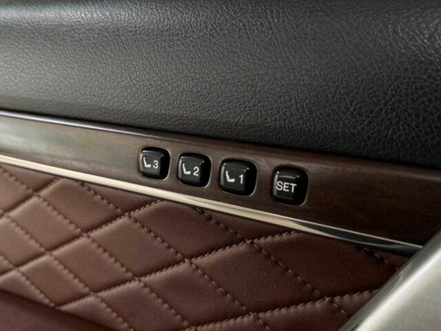 Черный Тойота Ленд Крузер 200, объемом двигателя 4.5 л и пробегом 250 тыс. км за 51049 $, фото 15 на Automoto.ua