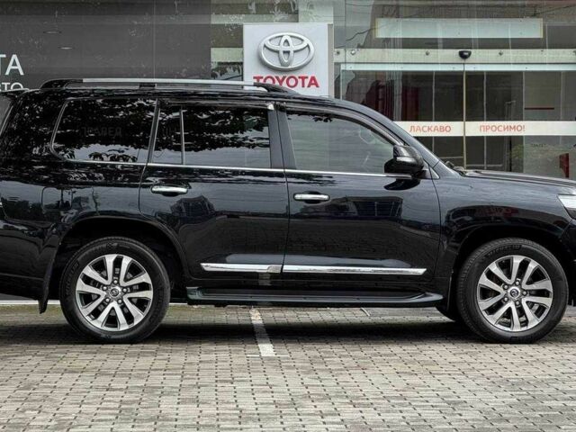 Черный Тойота Ленд Крузер 200, объемом двигателя 4.5 л и пробегом 250 тыс. км за 51049 $, фото 7 на Automoto.ua