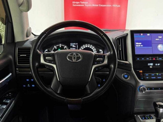 Черный Тойота Ленд Крузер 200, объемом двигателя 4.5 л и пробегом 250 тыс. км за 51049 $, фото 14 на Automoto.ua