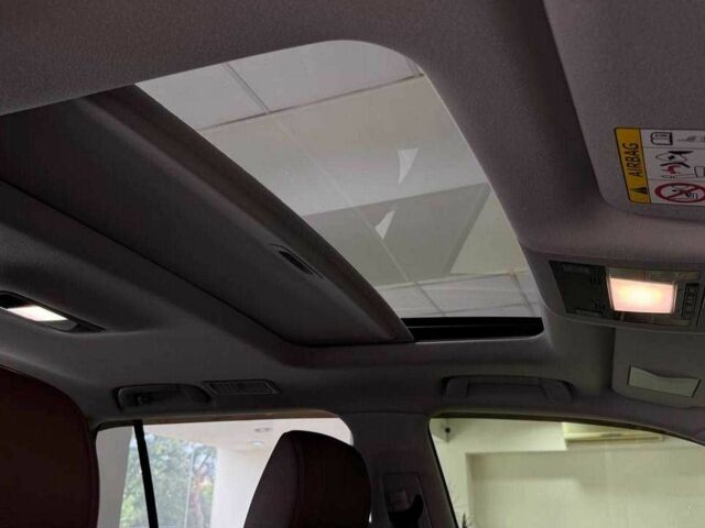 Черный Тойота Ленд Крузер 200, объемом двигателя 4.5 л и пробегом 250 тыс. км за 51049 $, фото 20 на Automoto.ua