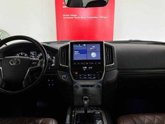 Черный Тойота Ленд Крузер 200, объемом двигателя 4.5 л и пробегом 250 тыс. км за 51049 $, фото 12 на Automoto.ua