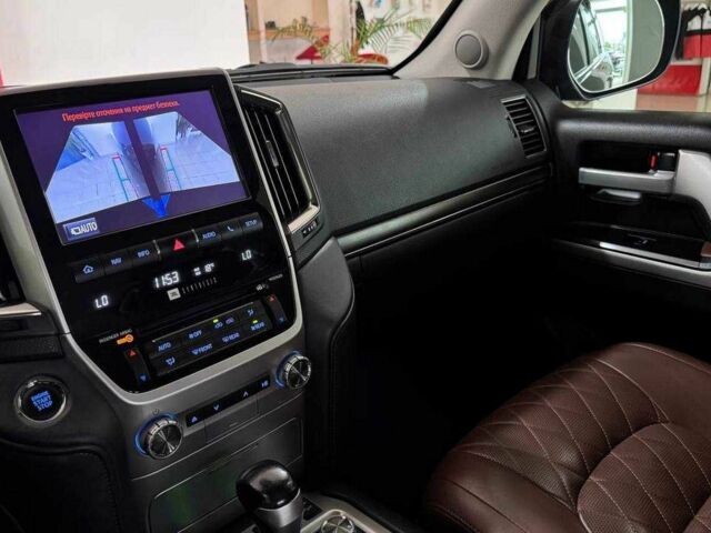 Черный Тойота Ленд Крузер 200, объемом двигателя 4.5 л и пробегом 250 тыс. км за 51049 $, фото 18 на Automoto.ua