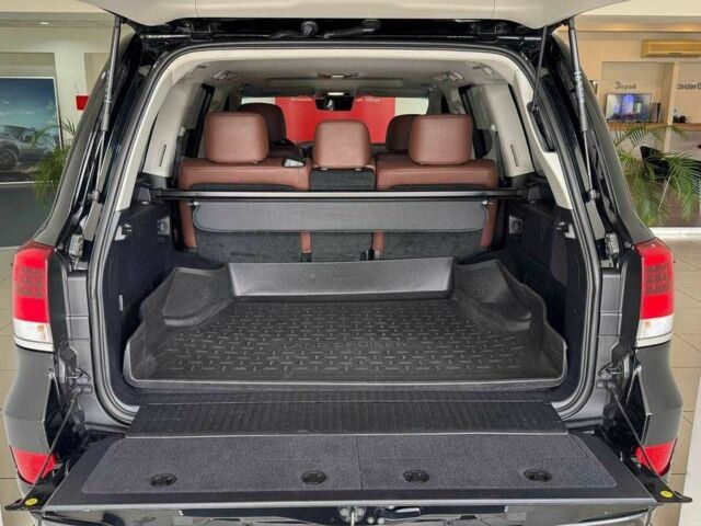 Черный Тойота Ленд Крузер 200, объемом двигателя 4.5 л и пробегом 250 тыс. км за 51049 $, фото 19 на Automoto.ua