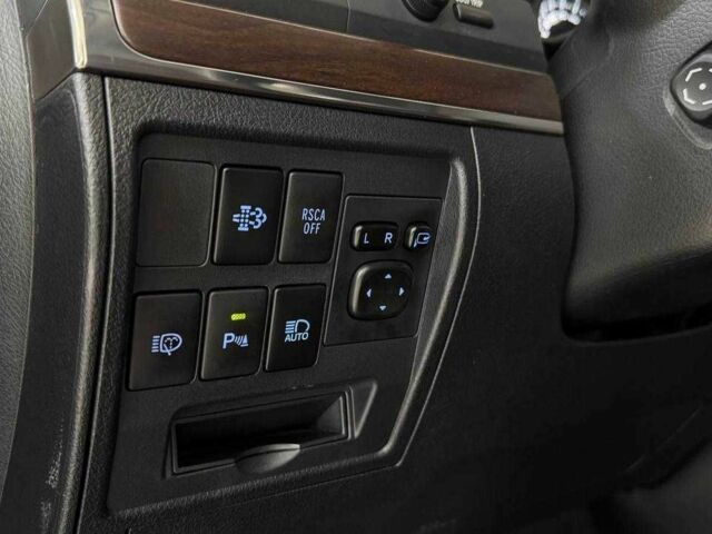 Черный Тойота Ленд Крузер 200, объемом двигателя 4.5 л и пробегом 250 тыс. км за 51049 $, фото 16 на Automoto.ua