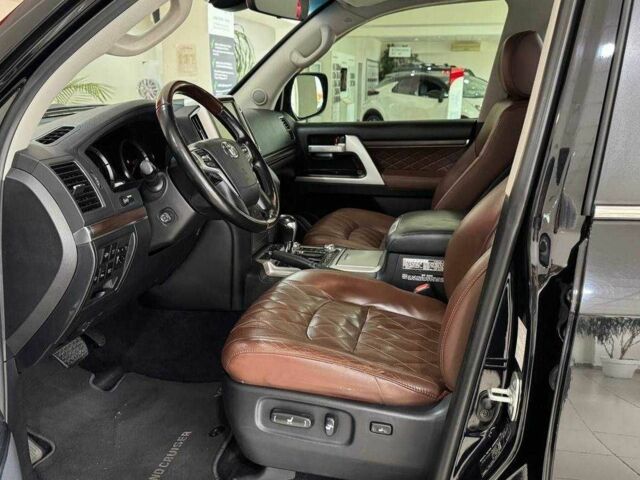 Черный Тойота Ленд Крузер 200, объемом двигателя 4.5 л и пробегом 250 тыс. км за 51049 $, фото 11 на Automoto.ua