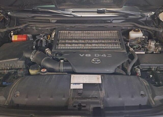 Черный Тойота Ленд Крузер 200, объемом двигателя 4.5 л и пробегом 43 тыс. км за 150000 $, фото 3 на Automoto.ua