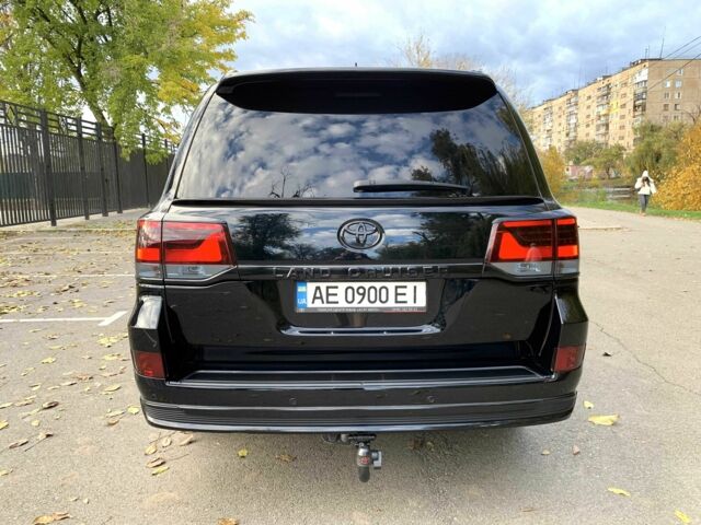 Черный Тойота Ленд Крузер 200, объемом двигателя 4.5 л и пробегом 190 тыс. км за 58888 $, фото 6 на Automoto.ua