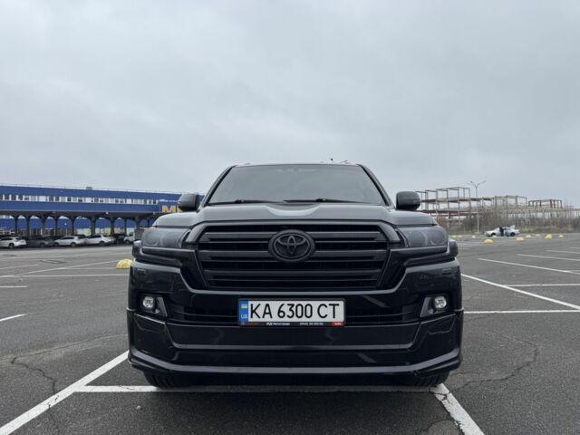 Черный Тойота Ленд Крузер 200, объемом двигателя 4.6 л и пробегом 115 тыс. км за 51900 $, фото 1 на Automoto.ua