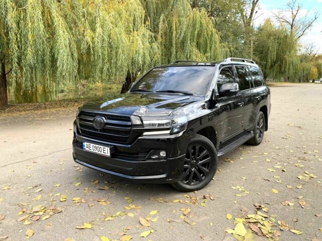 Черный Тойота Ленд Крузер 200, объемом двигателя 4.5 л и пробегом 190 тыс. км за 58888 $, фото 9 на Automoto.ua