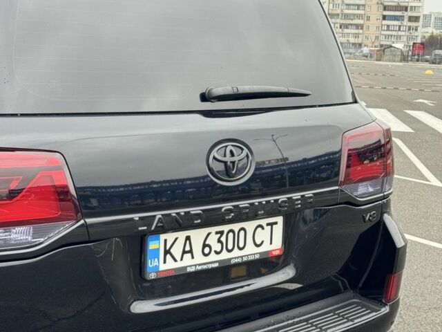 Черный Тойота Ленд Крузер 200, объемом двигателя 4.6 л и пробегом 115 тыс. км за 51900 $, фото 6 на Automoto.ua