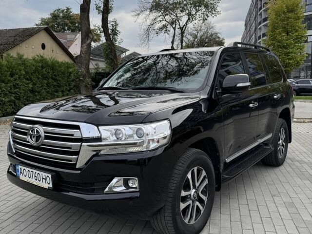 Черный Тойота Ленд Крузер 200, объемом двигателя 4.5 л и пробегом 113 тыс. км за 55000 $, фото 3 на Automoto.ua