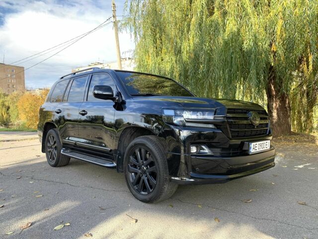 Черный Тойота Ленд Крузер 200, объемом двигателя 4.5 л и пробегом 190 тыс. км за 58888 $, фото 2 на Automoto.ua